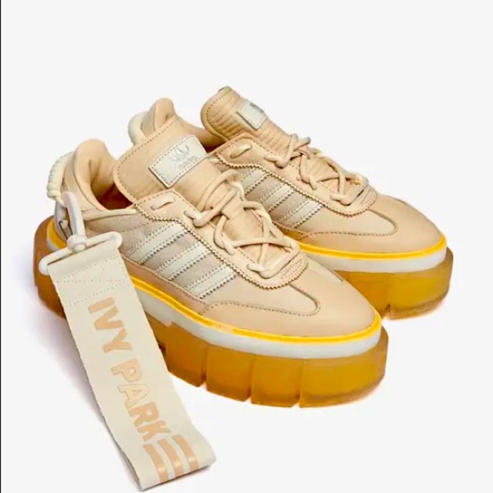 ***SOLD*** Ivy Park Rodeo Super Sleeks- Brand New/Never Worn